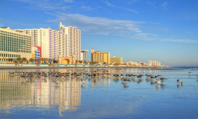 Daytona Beach Resort | More fun than you have time for !