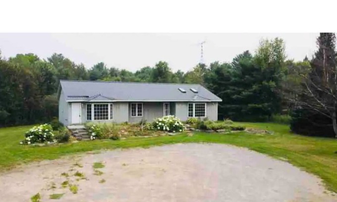 Minden Hills Cottage | More-ish Cottage on Moore Lake