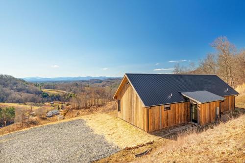 Marshall House | Morgan Branch Cabin in Marshall