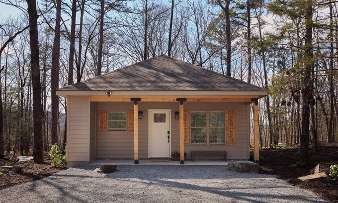 Heber Springs Cabin | Morgan's at the Little Red - Double King Cabin 10