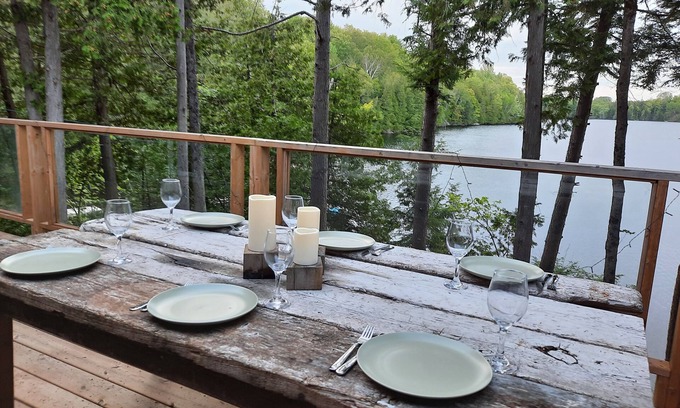 Central Frontenac Cottage | Morning Glory on the Lake: Escape to Serenity