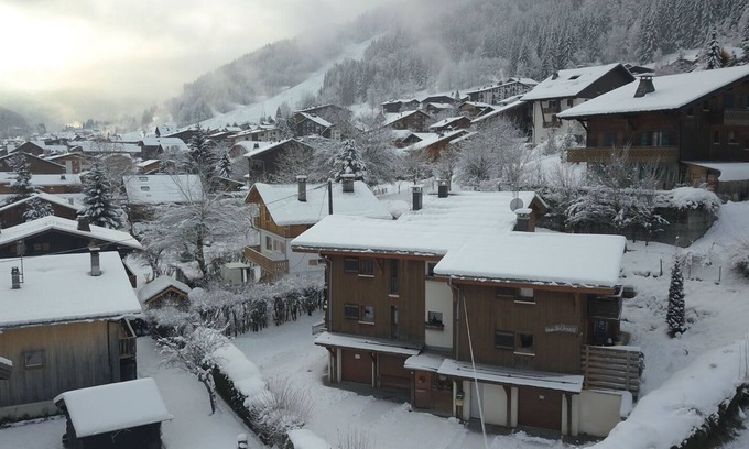 Morzine Apartment | MORZINE APARTMENT 6 PERSONS CENTRE STATION .