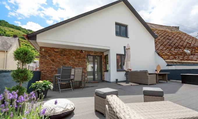 Senheim House | MoselloLodge - Luxus-Ferienhaus bis 16 Personen - Dachterrasse - Netflix - Waschmaschine