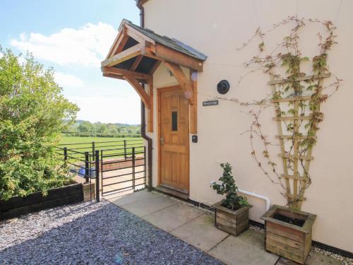 Bromlow House | Mossy Lodge