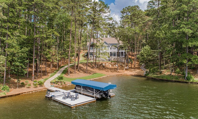 Lake Oconee House | Most beautiful Resort Property in Reynolds for Masters - book now!