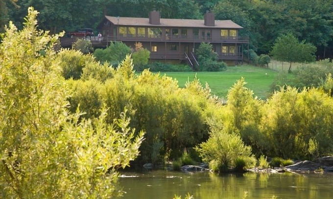 Galice House | Most Spectacular River Front House on the Rogue River