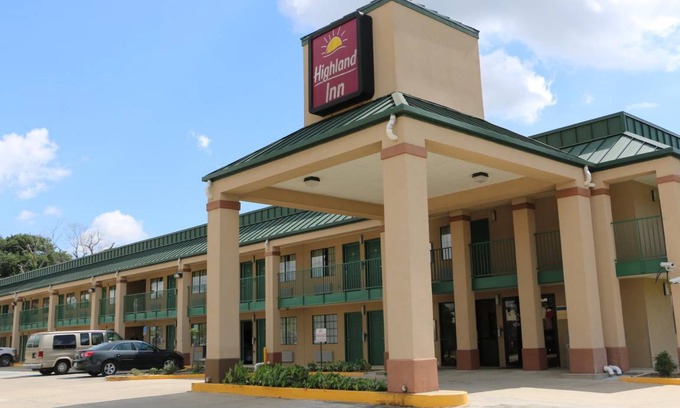 Gonzales House | Motel ∙ 127 guests