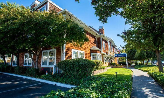 Napa House | Motel ∙ 127 guests