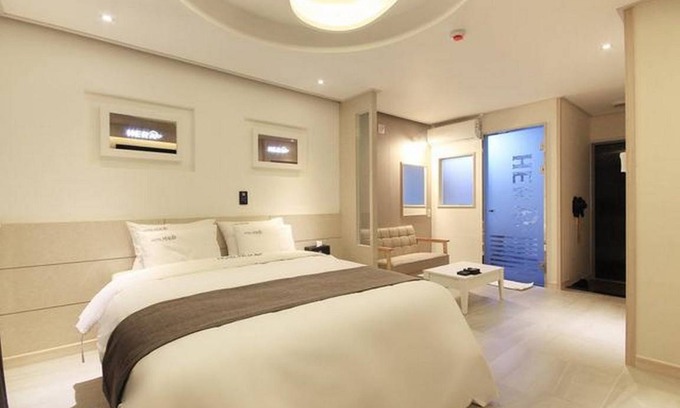 Gunsan Hotel | Motel ∙ 2 guests
