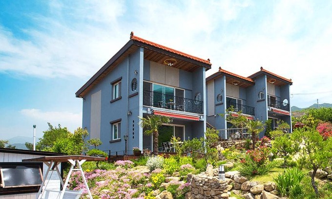 Hwagae House | Motel ∙ 2 guests