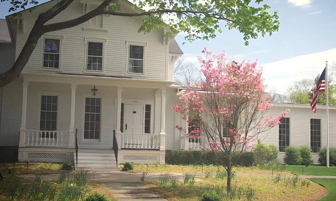 Old Lyme House | Motel ∙ 2 guests