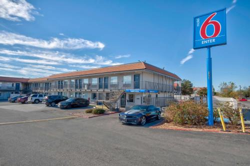 Northeast Heights Hotel | Motel 6-Albuquerque, NM - Carlisle