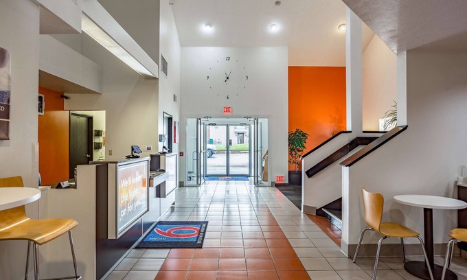 Bozeman Hotel | Motel 6 Bozeman, MT