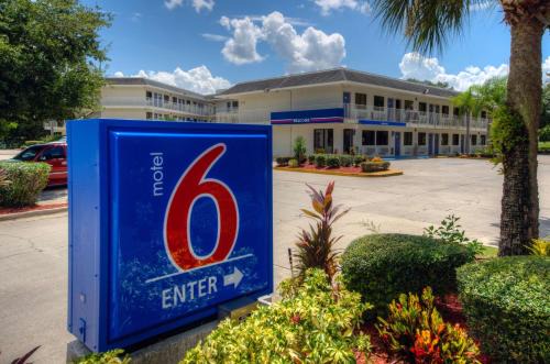 Bradenton Hotel | Motel 6-Bradenton, FL