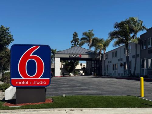 Harbor Hotel | Motel 6-Carson, CA