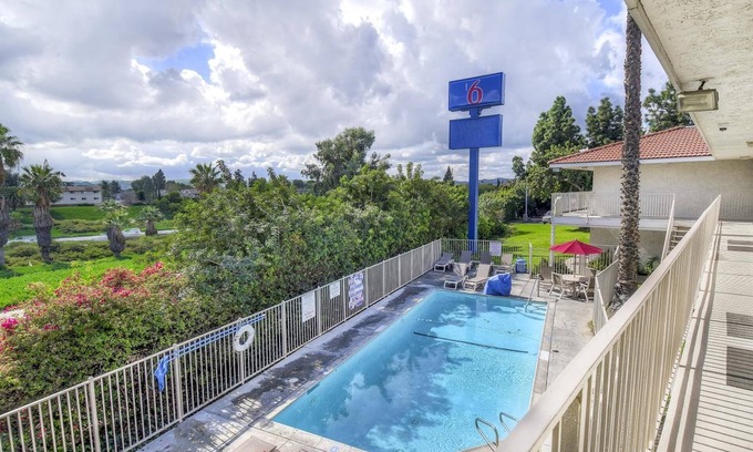 Chino Hotel | Motel 6 Chino, CA - Los Angeles Area