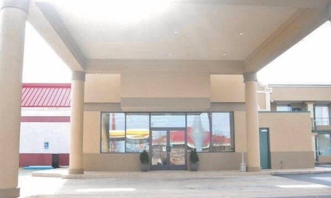 Clarksville Hotel | Motel 6 Clarksville, TN