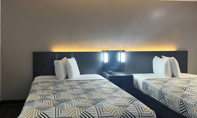 Dumas Hotel | Motel 6 Dumas, TX
