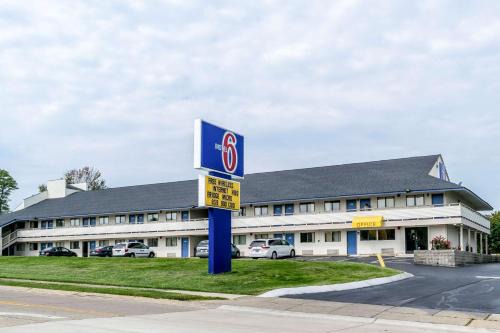 Florence Hotel | Motel 6 Florence, KY - Cincinnati Airport