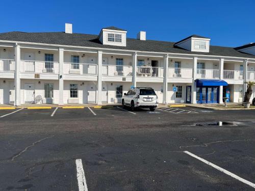 Georgetown Hotel | Motel 6 Georgetown, SC Marina