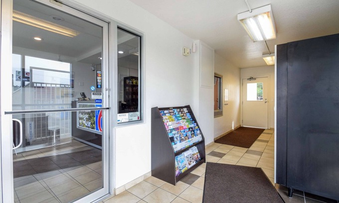 Kelso Hotel | Motel 6 Kelso - Mt. St. Helens