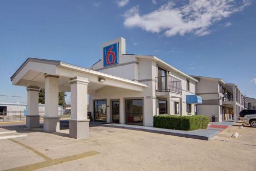 Lancaster Hotel | Motel 6-Lancaster, TX - DeSoto - Lancaster