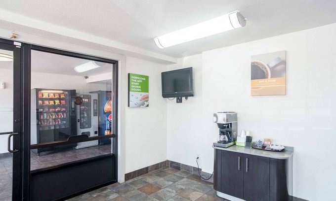 Central Oklahoma City Hotel | Motel 6 Oklahoma City, OK - South