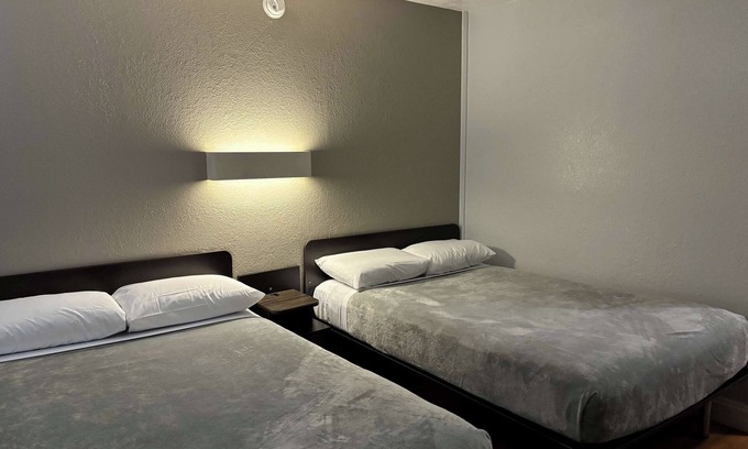 Northwest Pensacola Hotel | Motel 6 Pensacola, FL - Airport West