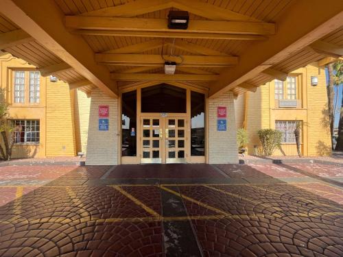 Encanto Hotel | Motel 6 Phoenix, AZ Midtown