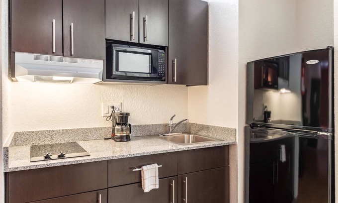 Uvalde Hotel | Motel 6 Uvalde, TX
