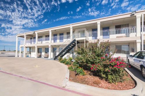 Wichita Falls Hotel | Motel 6-Wichita Falls, TX - North