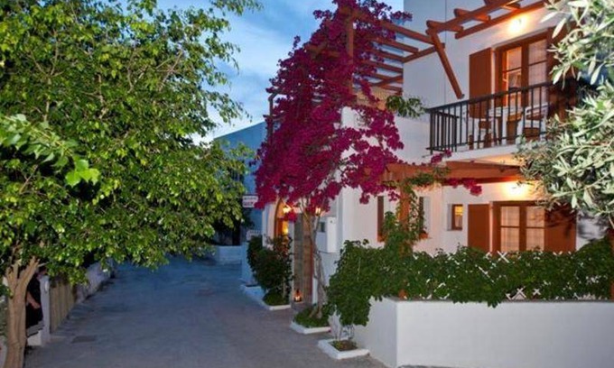 Paros House | Motel ∙ 8 guests