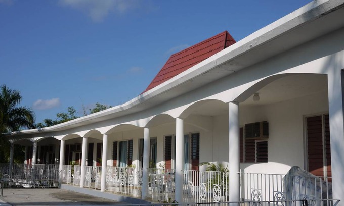 IronShore Estates House | Motel ∙ 8 guests