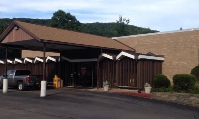 Oneonta Hotel | Motel 88