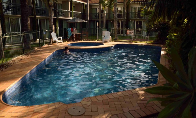 Rockhampton Hotel | Motel 98