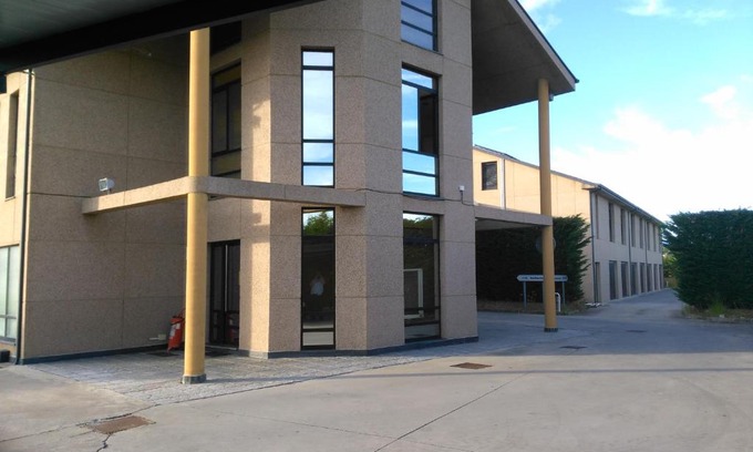 Camponaraya Hotel | Motel Acropolis