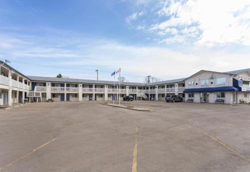 Camrose Hotel | Motel Bo-Camrose, AB