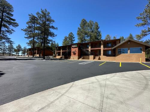 Munds Park Hotel | Motel In The Pines