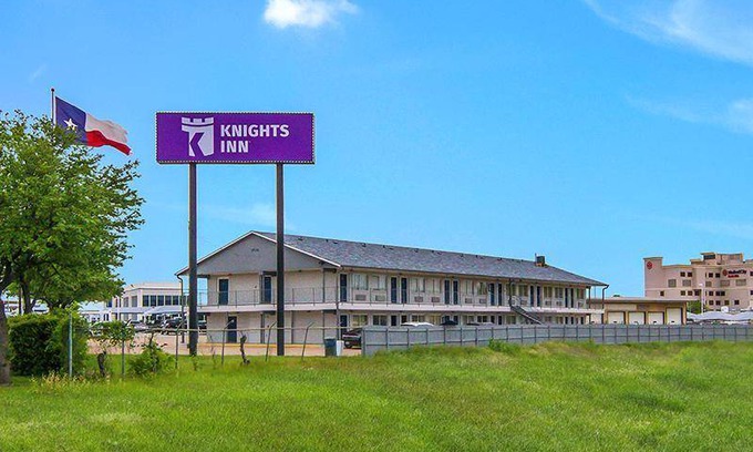 North Richland Hills Hotel | Motel ∙ 127 guests