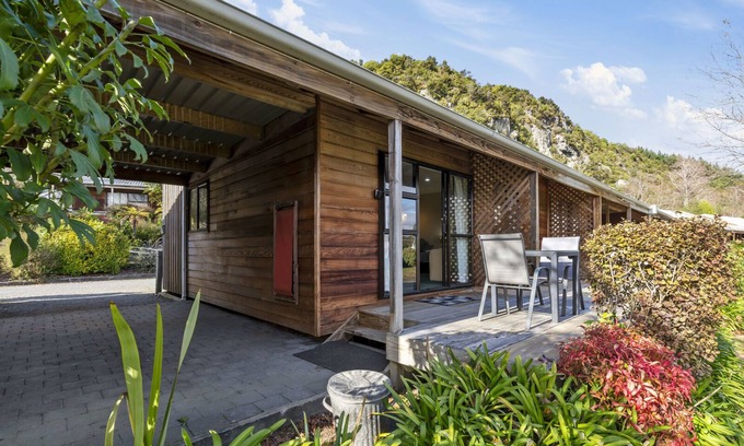 Motuoapa Cottage | Motuoapa Studio - Motuoapa Holiday Unit