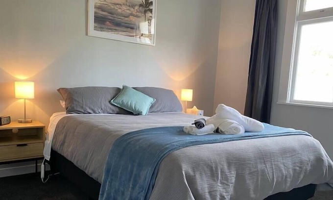 Bluff Villa | Motupōhue Base Holiday Home - 2 bedroom House
