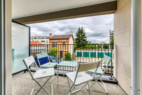 Bondy Apartment | Moulin à Vent A14 - Appt pour 4 avec balcon