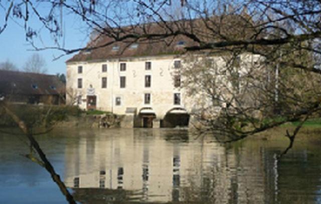Louhans Hotel | Moulin de Bourgchateau