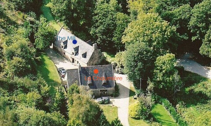 Melrand House | Moulin et Chaumière - Sleeps 9
