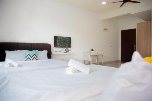 Taman Mount Austin Apartment | -Mount Austin IKEA, AEON 10mins -Pool View- B215