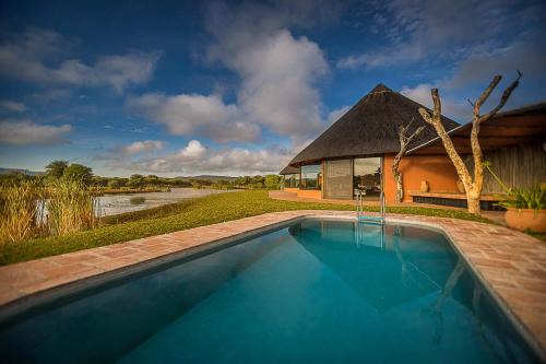 Omaruru Cabin | Mount Etjo Safari Lodge