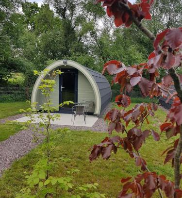 Banteer Other | Mount Hillary Holiday Pods