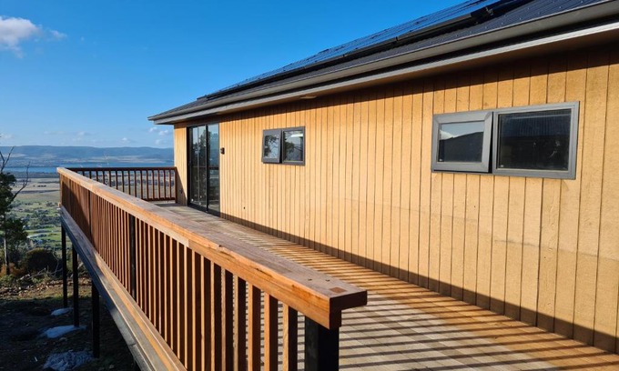 Mount Rumney House | Mount Rumney Escapes - 3 Seaview Wombat House