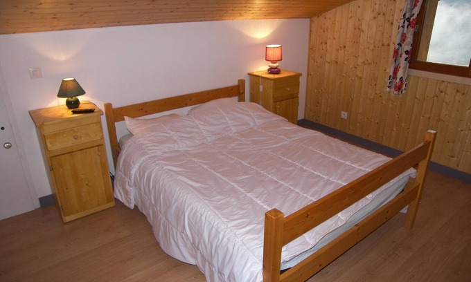 Les Villards-sur-Thones Apartment | Mountain apartment with superb view of the Lachat mountain