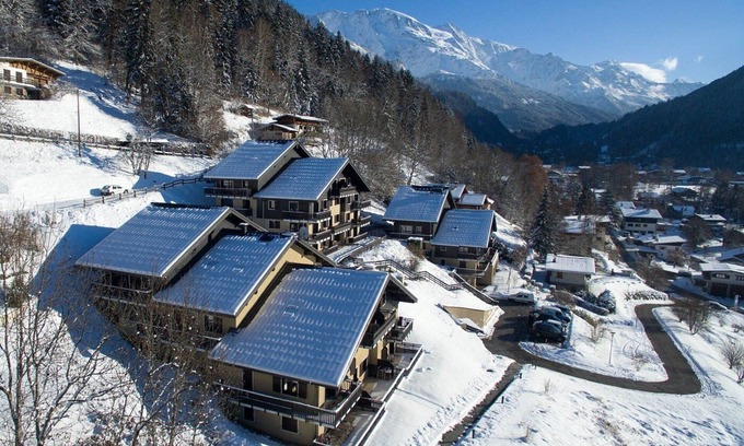 Saint-Gervais-les-Bains Apartment | Mountain apartment with indoor pool and terrace